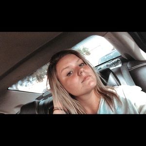 Meet your Posher, Kayla